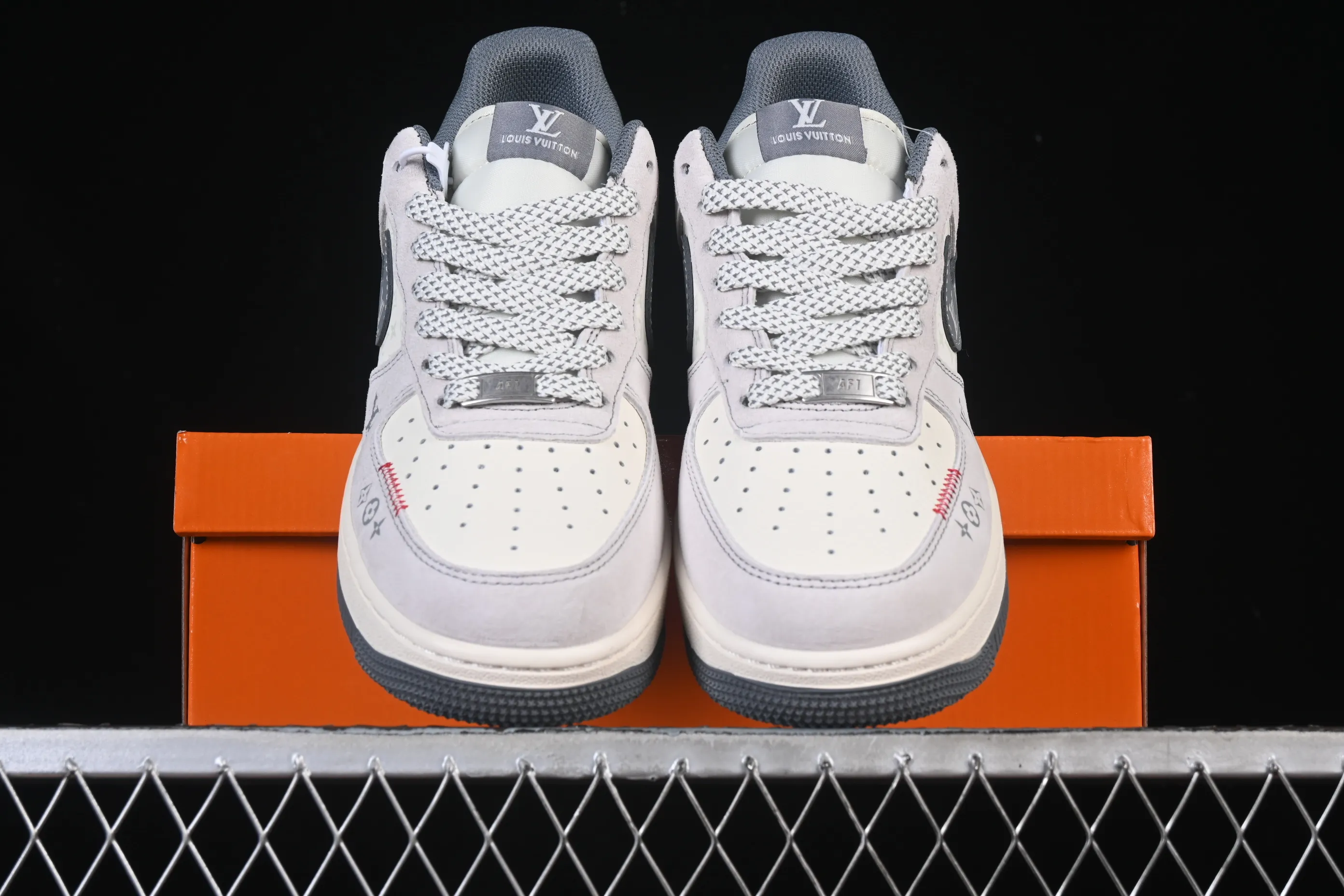 All categories Nk Air Force 1 Air Force series Nk Air Force 1 Low Air Force low-top Nike Air Force 1'07 Low LV joint gray hook woven label Air Force 1 low-top casual sneakers CX5050-Y25